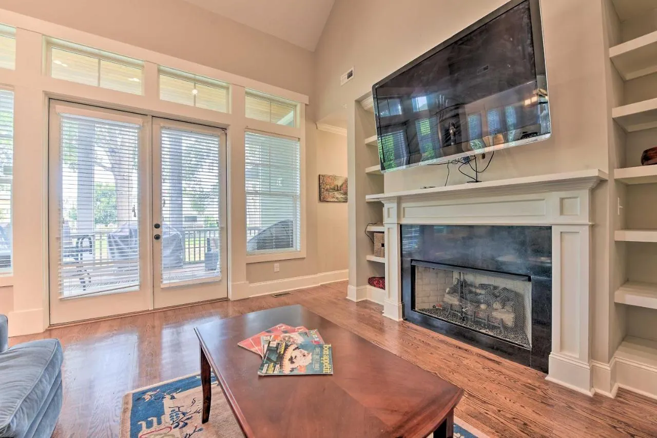 Charlotte Home With Deck In Noda District Near Unc! Holiday home