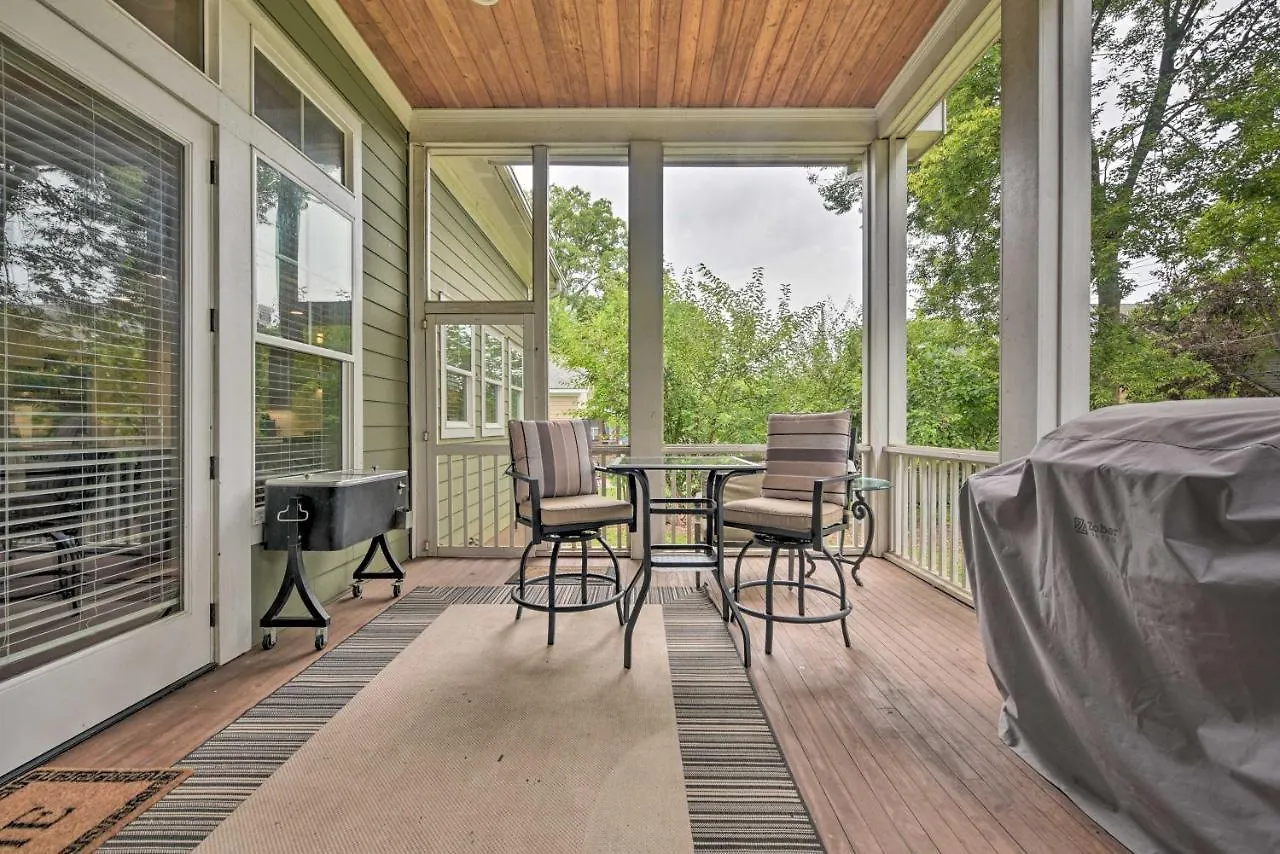 Charlotte Home With Deck In Noda District Near Unc! United States