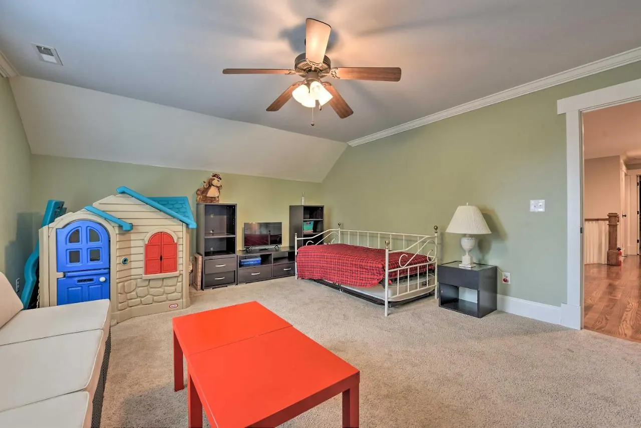 Holiday home Charlotte Home With Deck In Noda District Near Unc!