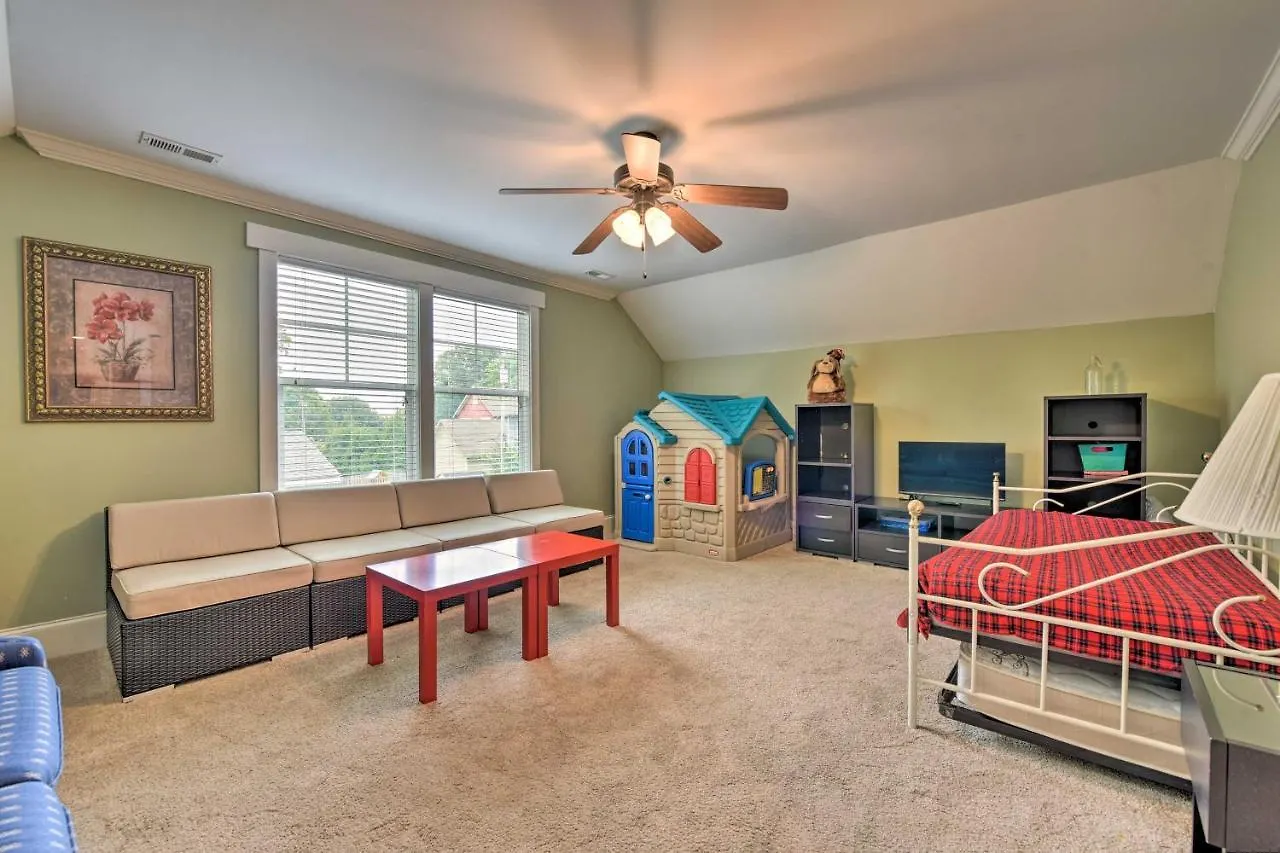 Holiday home Charlotte Home With Deck In Noda District Near Unc! United States